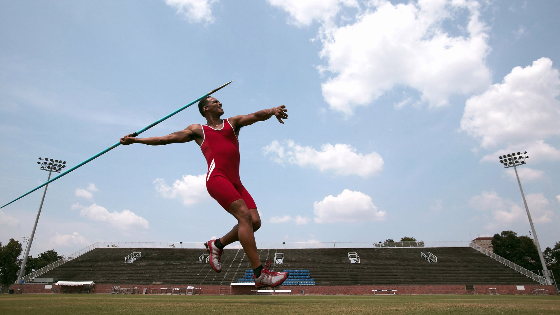 “逆境中的王者:车手在极端天气下的硬仗”